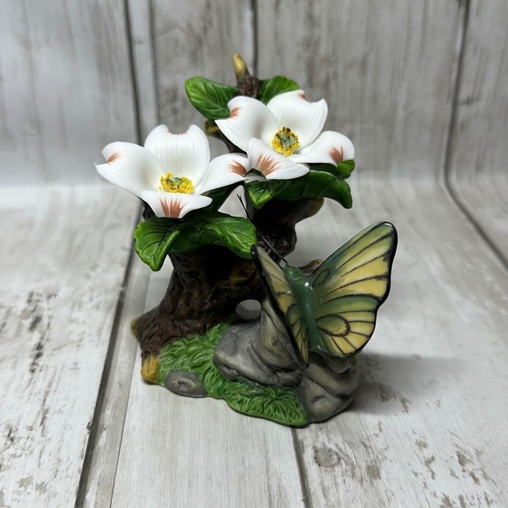Vintage YH 1998 Ceramic Flowers and Butterfly 3” Figurine‎